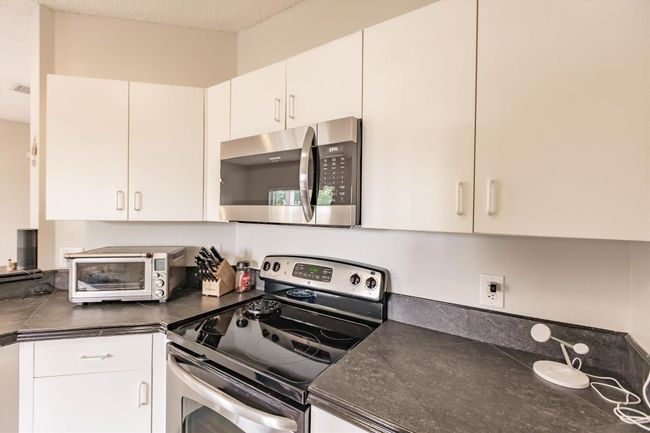 5900 - 5900 S Golden Beauty Ln, Condo with 3 bedrooms, 3 bathrooms and null parking in Tamarac FL | Image 10