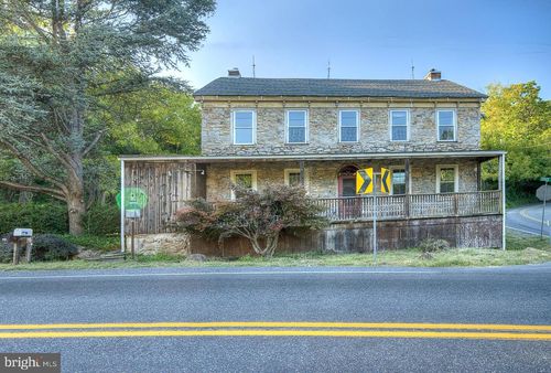 2165 State St, Alburtis, PA, 18011-2605 | Card Image