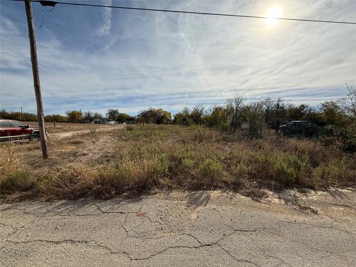 500 E 4th St, Coleman, TX, 76834-6062 | Card Image