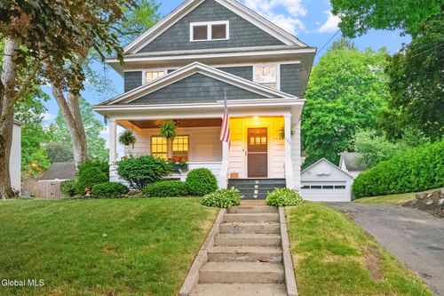 137 East Ave, Saratoga Springs, NY, 12866-2631 | Card Image
