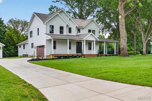 12 Beacon Hill Ln, Creve Coeur, MO, 63141-8110 | Card Image