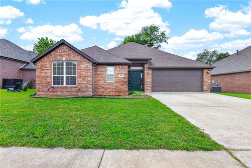 107 Ne Chicory Ln, Bentonville, AR, 72712-4802 | Card Image
