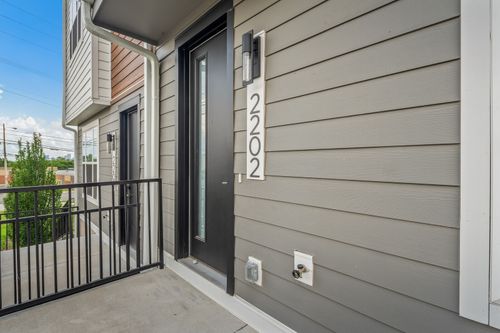 2202 Old Matthews Rd, Nashville, TN, 37207-4374 | Card Image