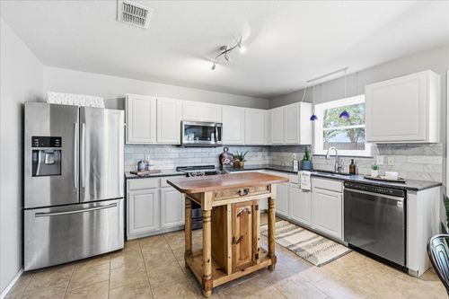 2225 Southway, Denton, TX, 76207-1029 | Card Image