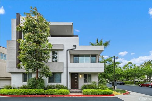 5371 Pacific Ter, Hawthorne, CA, 90250-0945 | Card Image