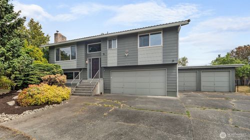 2930 Arapaho Pl, Mount Vernon, WA, 98273-3707 | Card Image