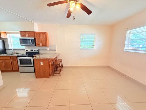 3-326 Ne 6th St, Hallandale Beach, FL, 33009-2434 | Card Image