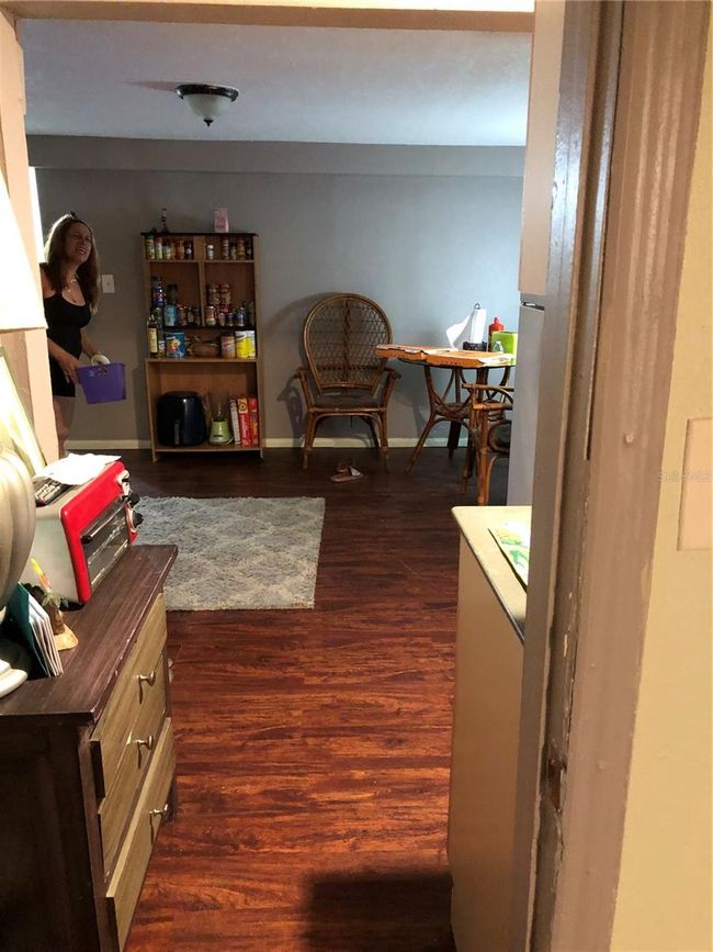 APT-1 - 507 W Baker St, Home with 2 bedrooms, 1 bathrooms and null parking in PLANT CITY FL | Image 4