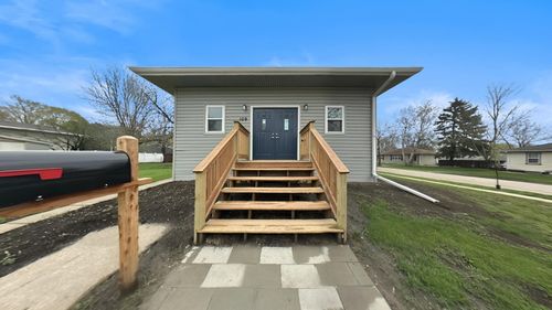 109 S Cottage Grove Ave, Luverne, MN, 56156-1701 | Card Image