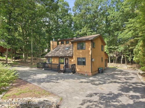 2318 Burntwood Dr, East Stroudsburg, PA, 18301-7276 | Card Image