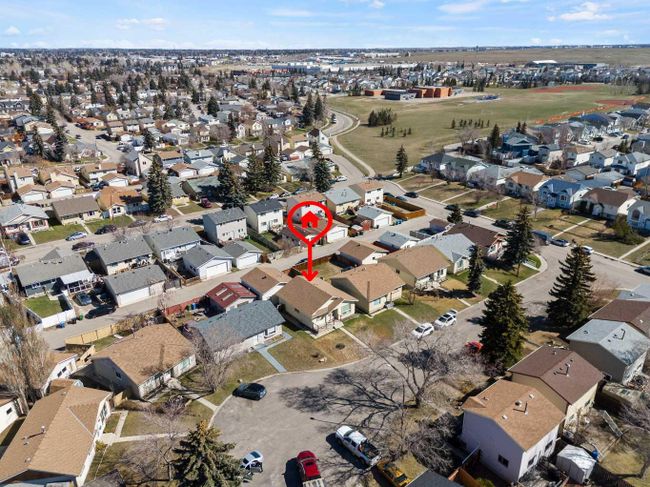 19 Erin Park Bay Se, Home with 4 bedrooms, 2 bathrooms and 2 parking in Calgary AB | Image 39