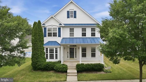 341 Bullskin St, CHARLES TOWN, WV, 25414-5438 | Card Image