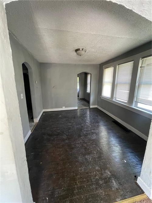 1909 Kansas Ave, Kansas City, MO, 64127-3165 | Card Image