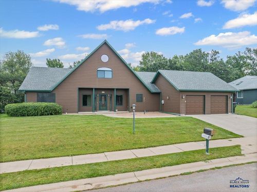 183 Oak Grove Ct, Sturgis, SD, 57785-2566 | Card Image