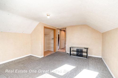 808 W Cody Estey Rd, Pinconning, MI, 48650-8938 | Card Image