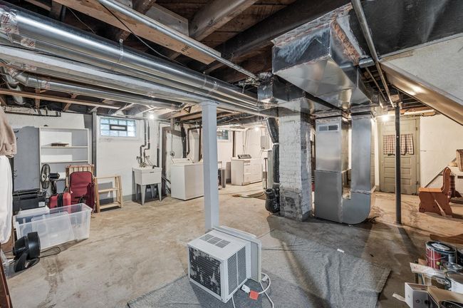 Spacious basement, laundry and plenty of storage! | Image 21