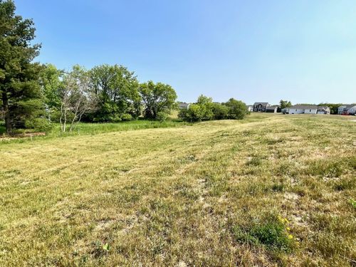 W206N17570 Hidden Creek Rd, Jackson, WI, 53037-1203 | Card Image