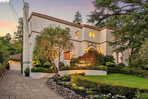 1300 Sunnyhills Rd, Oakland, CA, 94610-1820 | Card Image