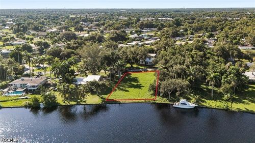 4859 E Riverside Dr, Fort Myers, FL, 33905-2527 | Card Image