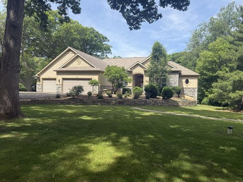 10605 Red Hawk Ln, Spring Grove, IL, 60081-9260 | Card Image