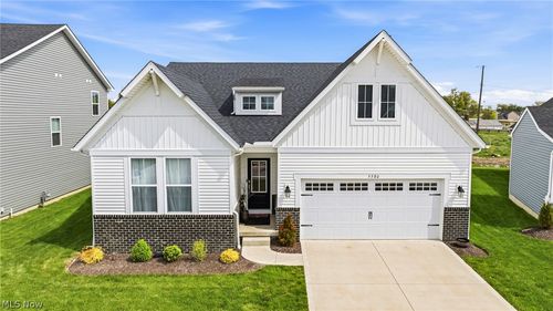 5380 Hawks Nest Cir, Sheffield Village, OH, 44054-3111 | Card Image