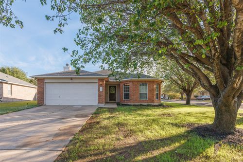 121 Primrose Blvd, Kyle, TX, 78640-4215 | Card Image