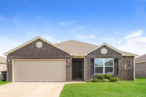 7430 E 158th St S, Bixby, OK, 74008-2784 | Card Image