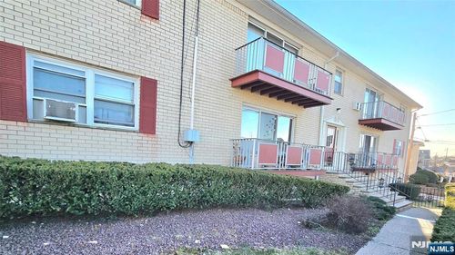 290 Hoover Ave, Bloomfield, NJ, 07003-3940 | Card Image