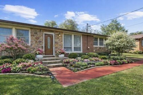 4025 Kings Cir, Nashville, TN, 37218-1716 | Card Image