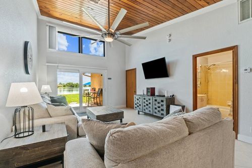 12542 Westhampton Cir, Wellington, FL, 33414-5581 | Card Image