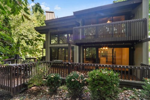 ee-1-840 Woodland Court, Fontana, WI, 53125 | Card Image