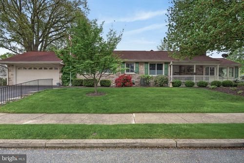 102 E 3rd Ave, LITITZ, PA, 17543-2725 | Card Image