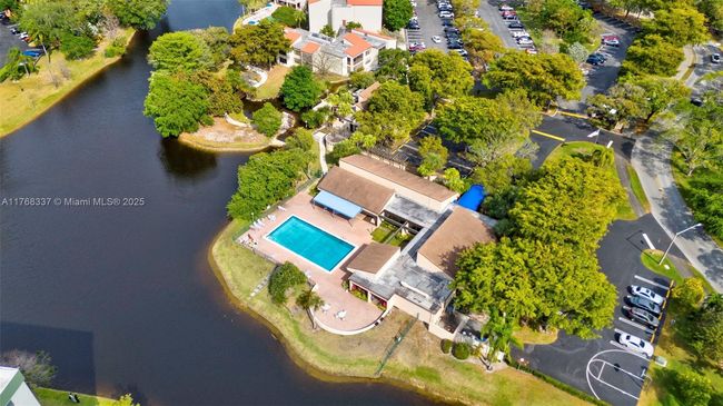 APT-908 - 2334 S Cypress Bend Dr, Condo with 3 bedrooms, 2 bathrooms and null parking in Pompano Beach FL | Image 31