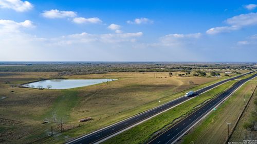 10532 Us Highway 77, Victoria, TX, 77905-4327 | Card Image