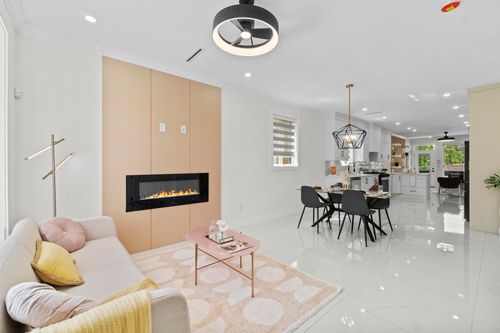 8073 18th Ave, Burnaby, BC, V3N1J9 | Card Image