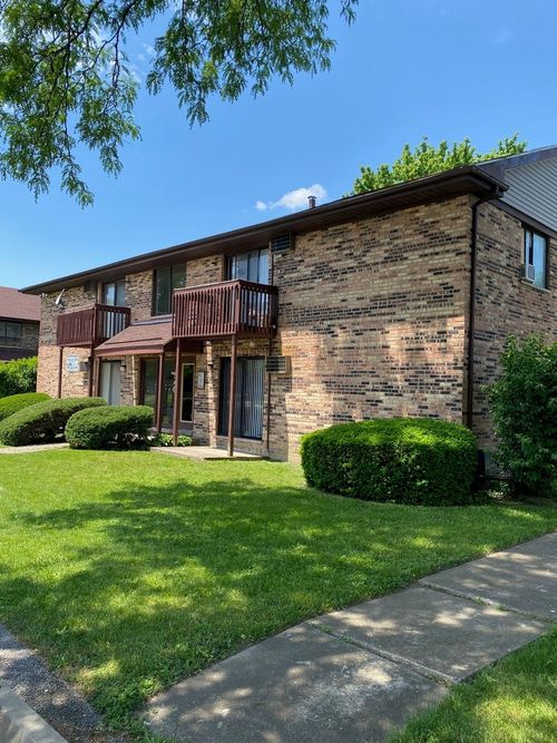 540 Creekwood Ct, Westmont, IL, 60559-2748 | Card Image
