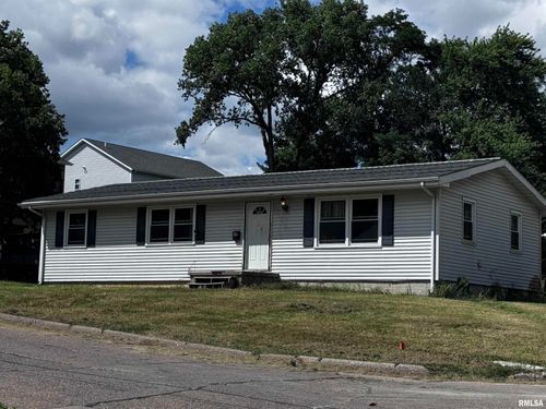 1820 E 16th St, Davenport, IA, 52803-3302 | Card Image