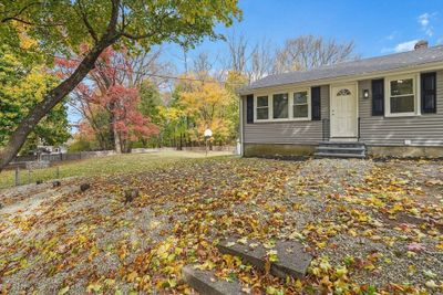 7 Airport Rd, House other with 3 bedrooms, 2 bathrooms and 4 parking in Grafton MA | Image 3