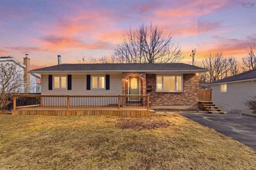 165 Cavalier Dr, Lower Sackville, NS, B4C3L1 | Card Image