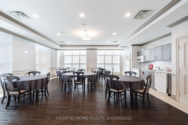 1106 - 442 Maple Ave, Condo with 3 bedrooms, 2 bathrooms and null parking in Burlington ON | Image 45