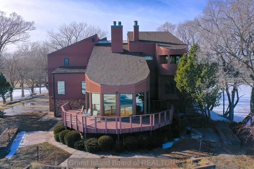 225 Lakeside Dr, Grand Island, NE, 68801-8535 | Card Image