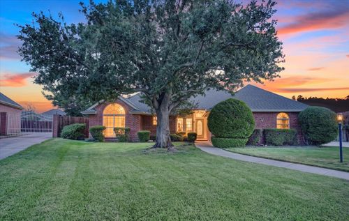 729 Bent Tree Ct, Hurst, TX, 76054-2601 | Card Image