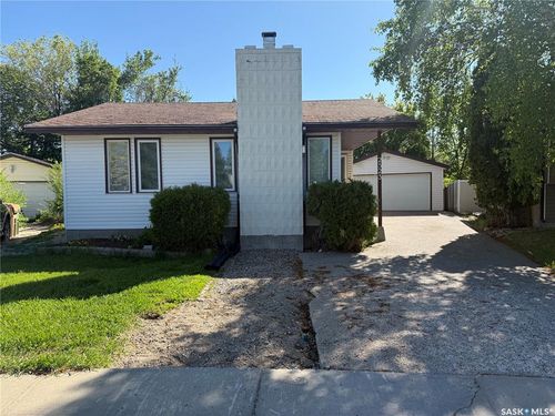 bay-2523 Griffen Bay E, Regina, SK, S4N5Y7 | Card Image
