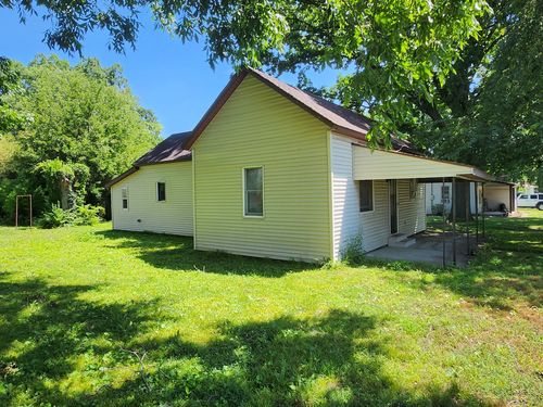 33 Cripple Creek Rd, Pinckneyville, IL, 62274-3311 | Card Image