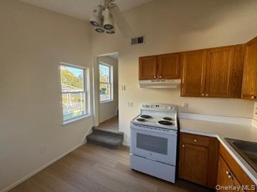 17 Fairview St, Huntington, NY, 11743-3455 | Card Image