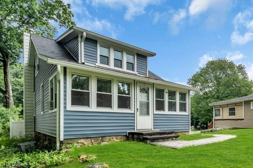 7 Birchwood Dr, Budd Lake, NJ, 07828-1647 | Card Image