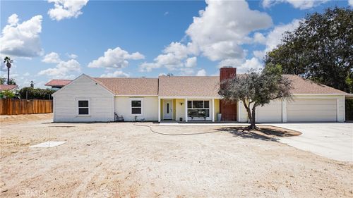 18570 Halter Ln, Riverside, CA, 92504-9532 | Card Image