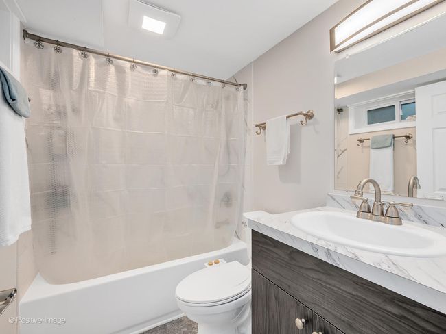 Lower En Suite Full Bathroom | Image 17