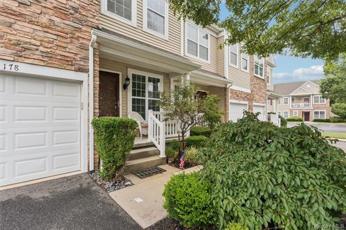 178 Southampton Dr, Massapequa, NY, 11758-3757 | Card Image