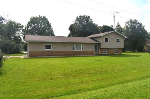 124 Hislop Dr, Cissna Park, IL, 60924 | Card Image